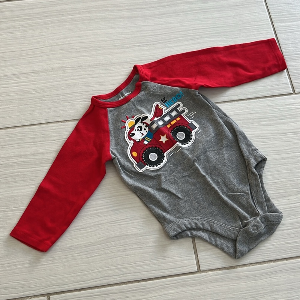 8 pieces baby clothes 12 Months - Picture 8 of 10